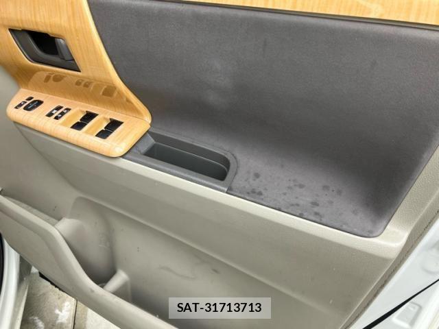Toyota NOAH 2009-10 8337154-10