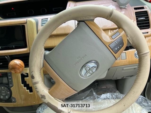 Toyota NOAH 2009-10 8337154-12