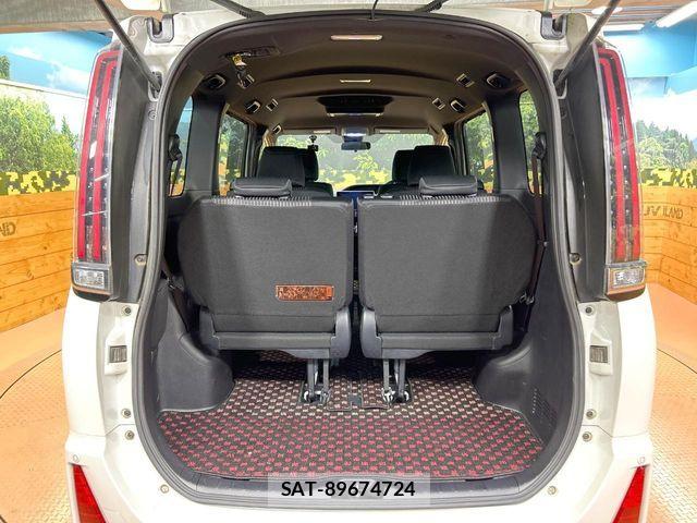 Toyota NOAH 2017-08 8337146-11