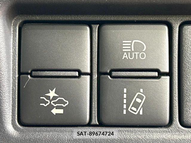 Toyota NOAH 2017-08 8337146-5