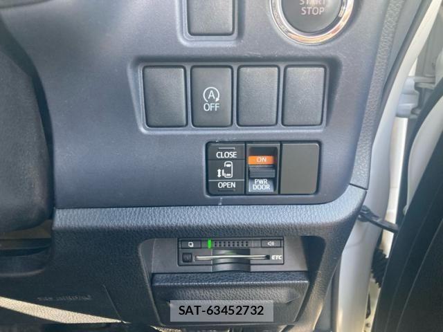 Toyota NOAH 2015-07 8337150-17