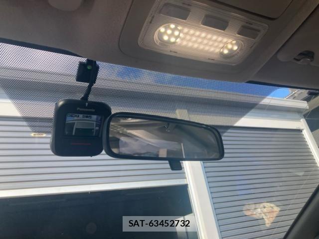 Toyota NOAH 2015-07 8337150-19