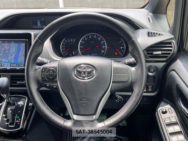 Toyota NOAH 2016-11 8337147-11