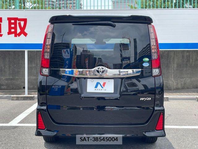 Toyota NOAH 2016-11 8337147-15