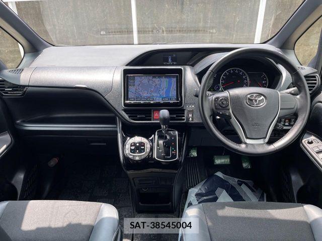 Toyota NOAH 2016-11 8337147-1