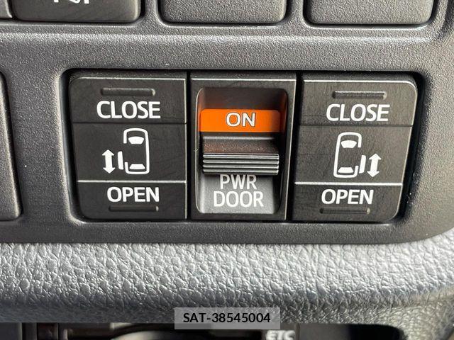 Toyota NOAH 2016-11 8337147-2