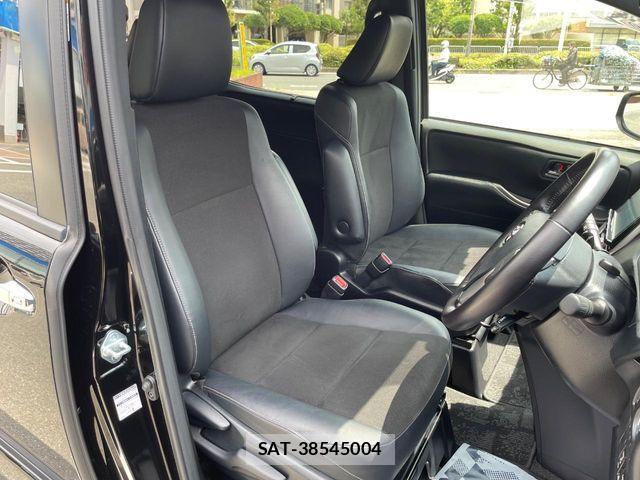 Toyota NOAH 2016-11 8337147-7