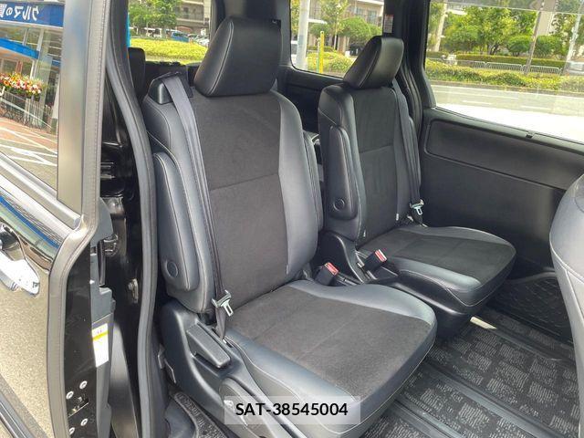 Toyota NOAH 2016-11 8337147-8