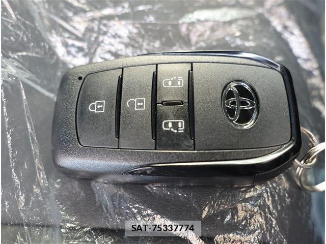 Toyota NOAH 2026-06 8337135-21