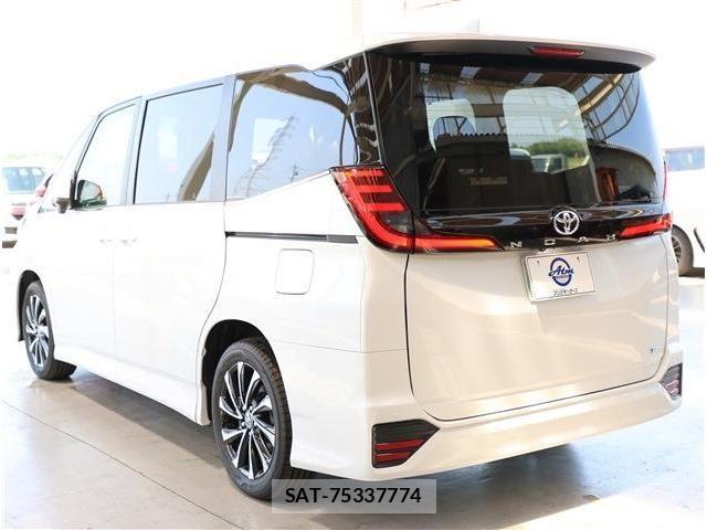 Toyota NOAH 2026-06 8337135-28