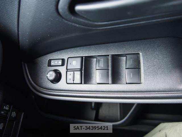 Toyota NOAH 2025-01 8337140-14