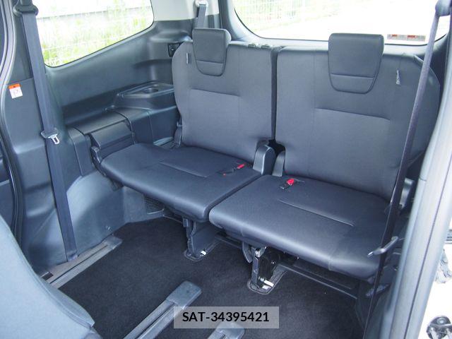 Toyota NOAH 2025-01 8337140-7