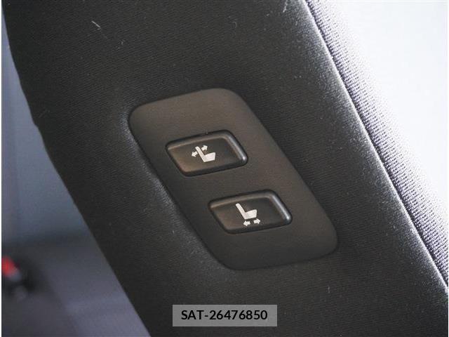 Toyota NOAH 2019-04 8355215-12