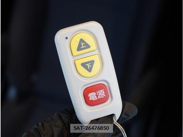 Toyota NOAH 2019-04 8355215-14