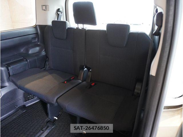 Toyota NOAH 2019-04 8355215-16