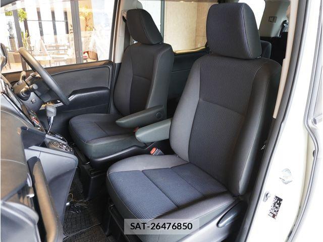 Toyota NOAH 2019-04 8355215-18
