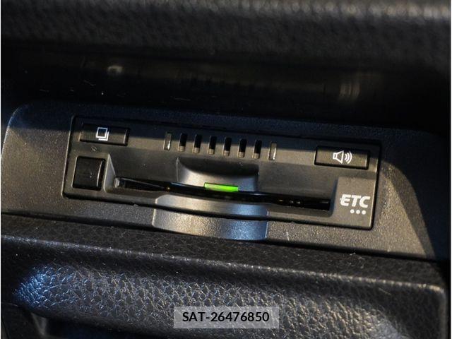 Toyota NOAH 2019-04 8355215-21
