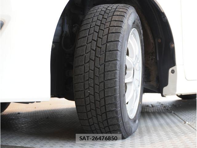 Toyota NOAH 2019-04 8355215-26