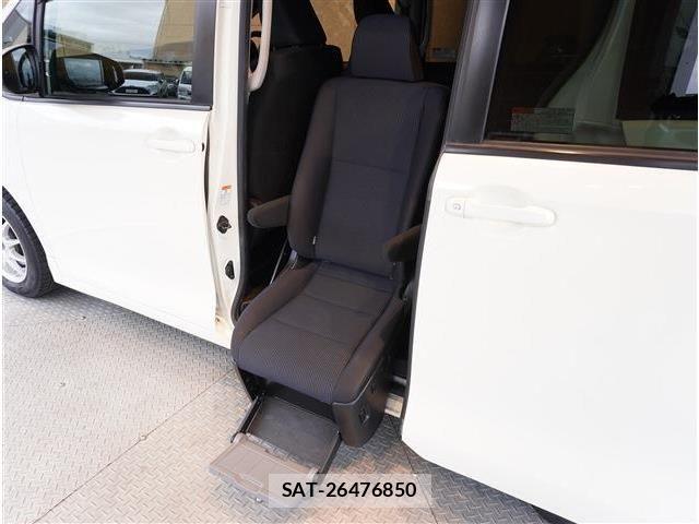 Toyota NOAH 2019-04 8355215-4
