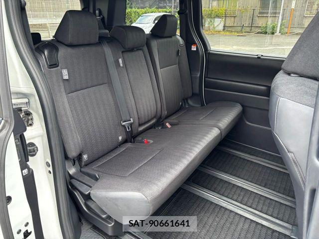 Toyota NOAH 2022-08 8355207-14