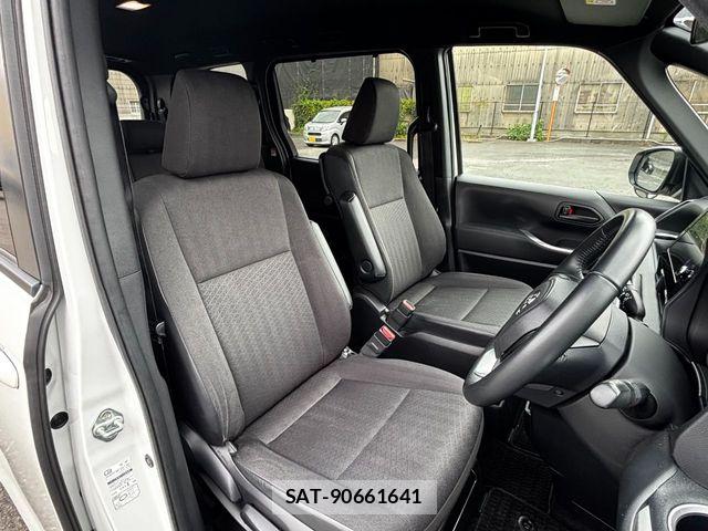 Toyota NOAH 2022-08 8355207-3