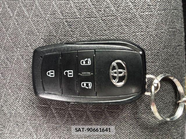 Toyota NOAH 2022-08 8355207-4