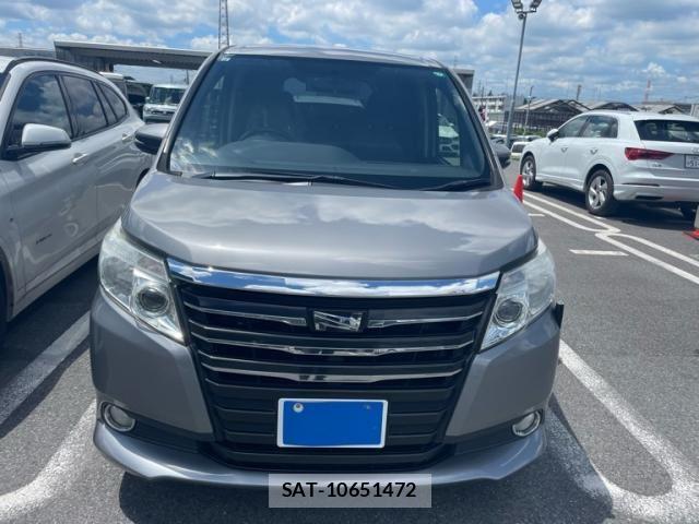 Toyota NOAH 2015-10 8355214-0