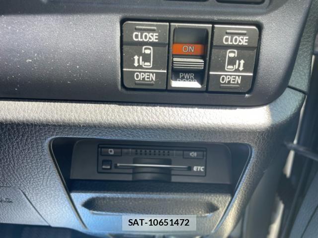 Toyota NOAH 2015-10 8355214-10