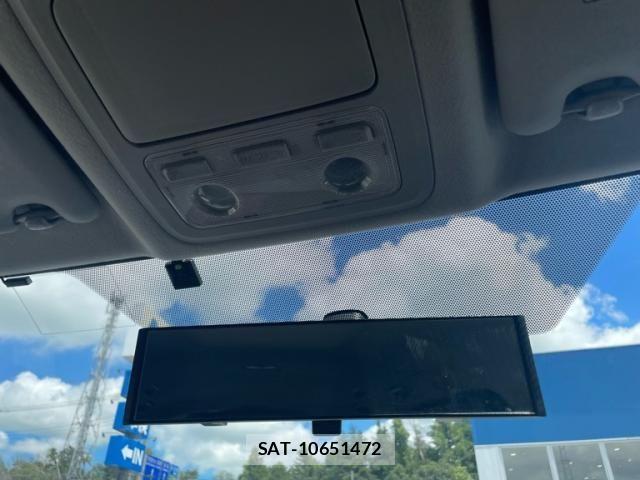 Toyota NOAH 2015-10 8355214-16