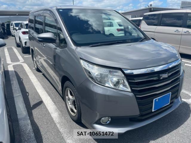 Toyota NOAH 2015-10 8355214-1
