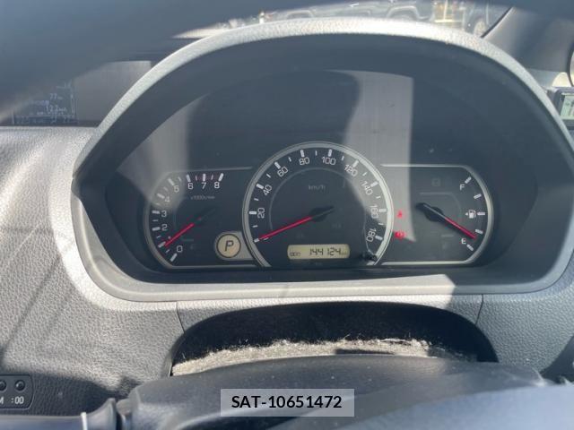 Toyota NOAH 2015-10 8355214-19