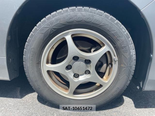 Toyota NOAH 2015-10 8355214-3