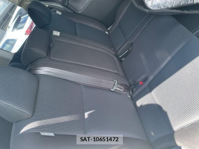 Toyota NOAH 2015-10 8355214-7