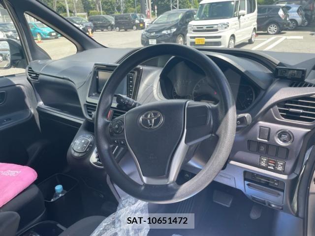 Toyota NOAH 2015-10 8355214-8