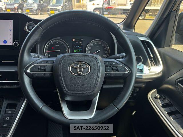 Toyota NOAH 2022-08 8355210-9