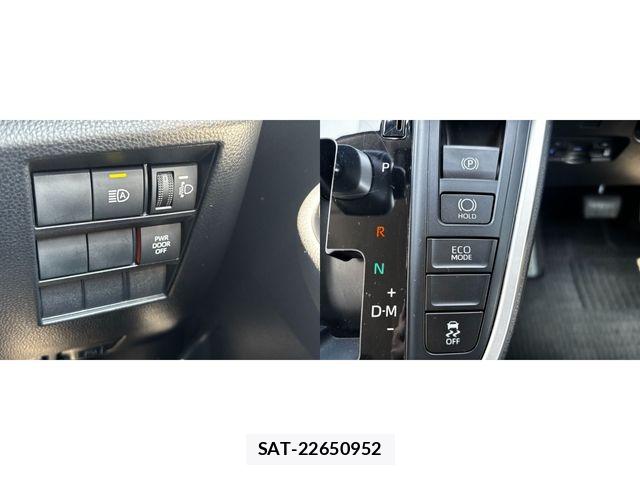 Toyota NOAH 2022-08 8355210-11