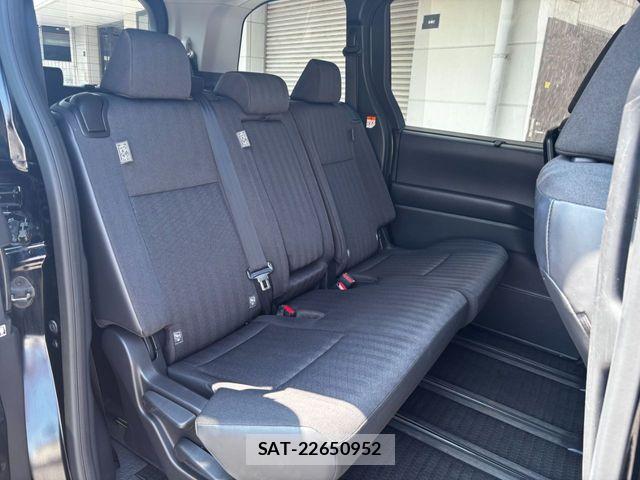 Toyota NOAH 2022-08 8355210-14