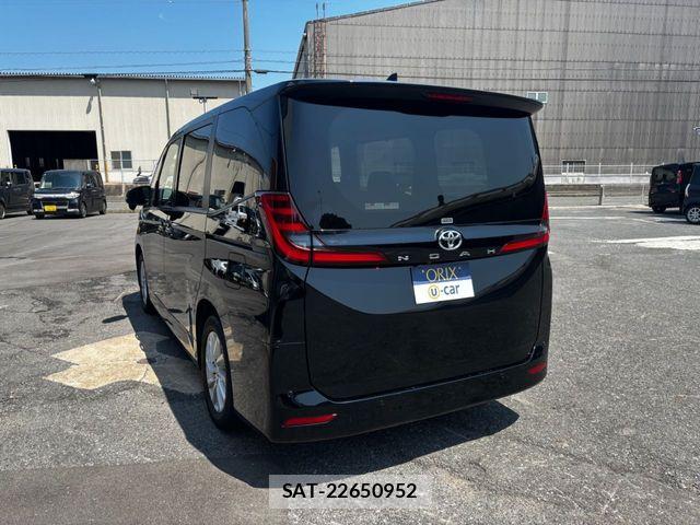 Toyota NOAH 2022-08 8355210-28