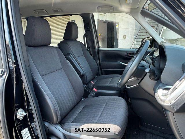 Toyota NOAH 2022-08 8355210-3