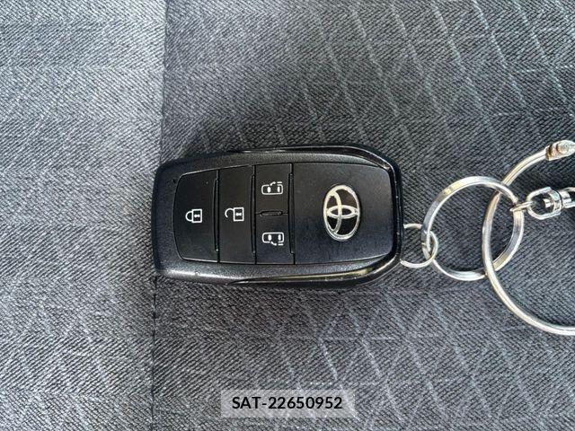 Toyota NOAH 2022-08 8355210-4