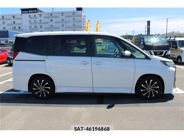 Toyota NOAH 2024-07 8355208-9