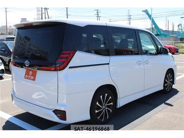 Toyota NOAH 2024-07 8355208-10