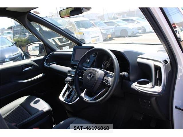 Toyota NOAH 2024-07 8355208-28