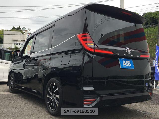 Toyota NOAH 2022-12 8355209-8
