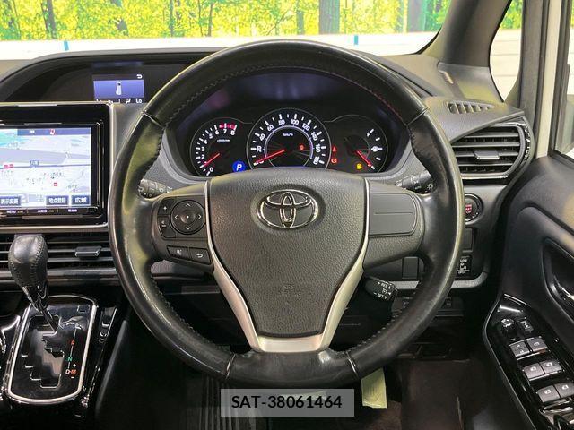 Toyota NOAH 2018-03 8355213-11