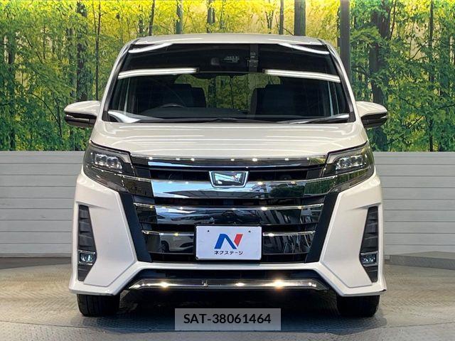 Toyota NOAH 2018-03 8355213-14