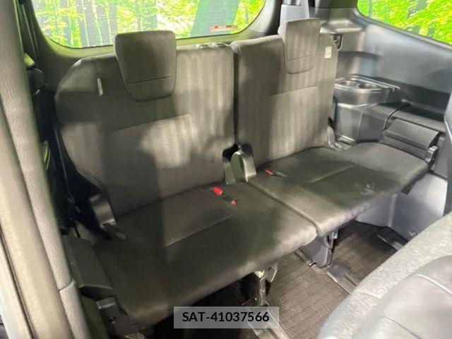 Toyota NOAH 2022-08 8355206-9