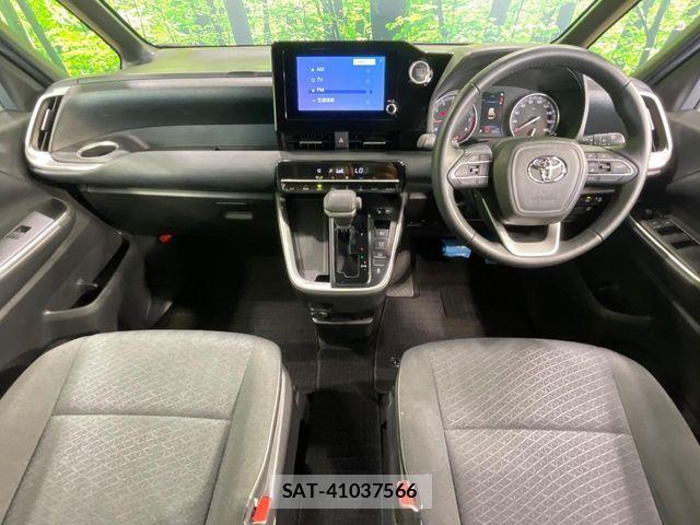 Toyota NOAH 2022-08 8355206-1
