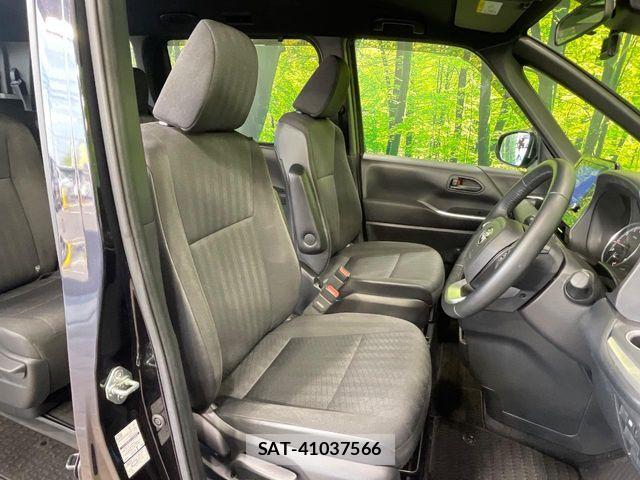 Toyota NOAH 2022-08 8355206-7