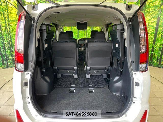 Toyota NOAH 2014-04 8367715-9